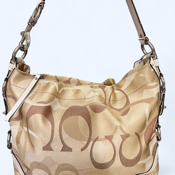 Coach - Picture 11 of 16